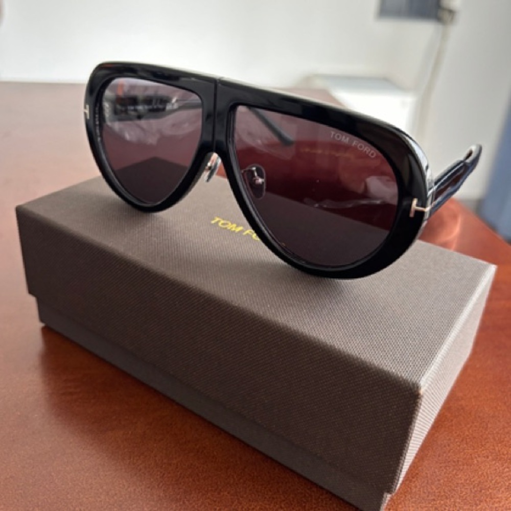 TOM FORD black sunglasses - Picture 7 of 10